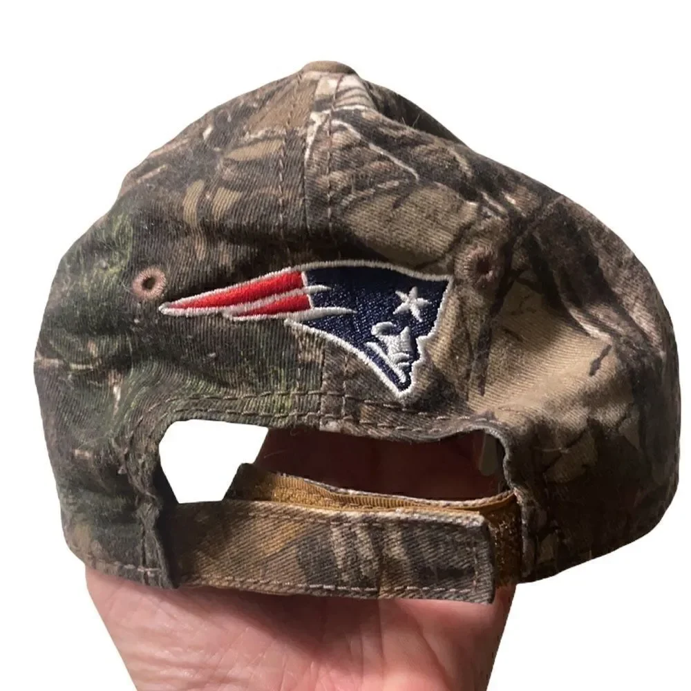 Kids 9Forty Patriots Camouflage Baseball hat. Size child.